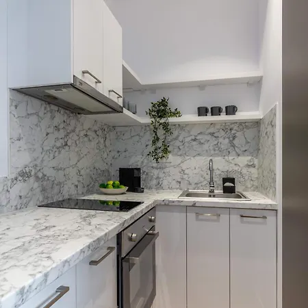 Bright 1br Near Calea Victoriei Lägenhet *