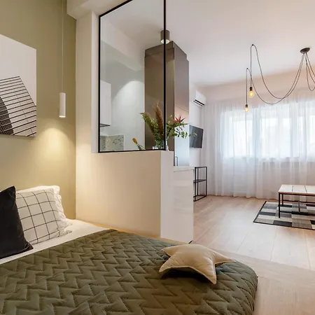 Bright 1br Near Calea Victoriei Lägenhet